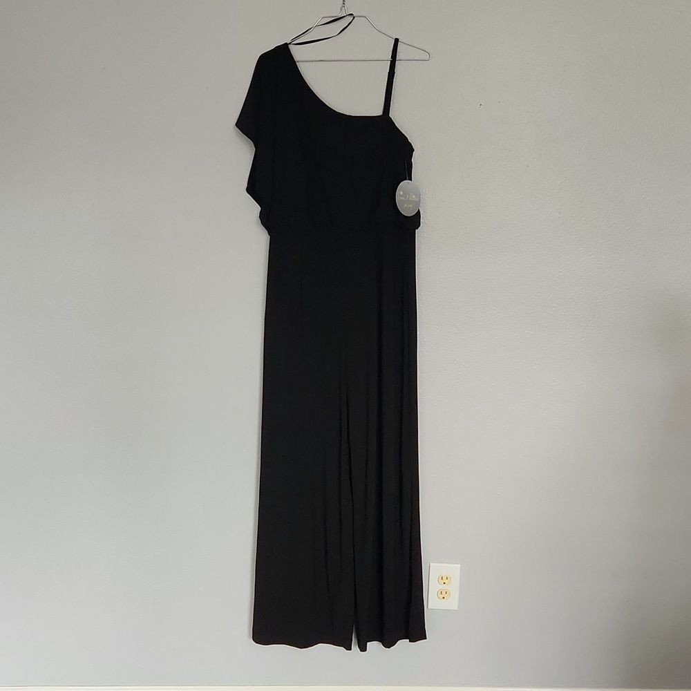 NWT Emma & Michele Womans Jumpsuit Size Medium